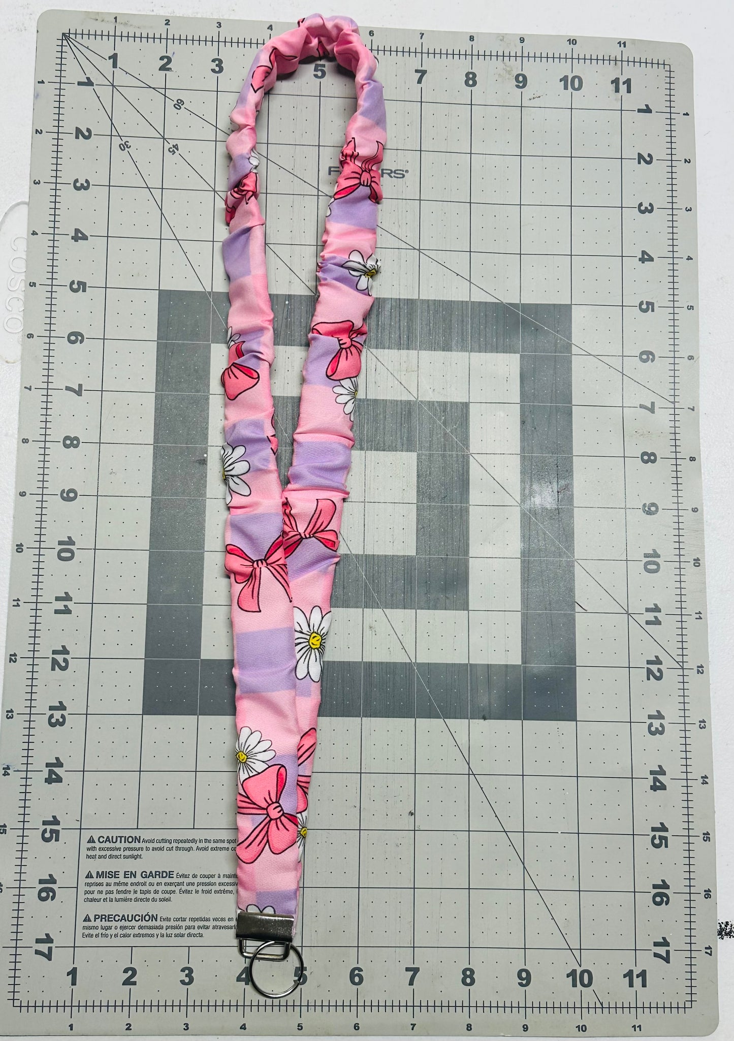 Pink bows and daisies scrunchie lanyard