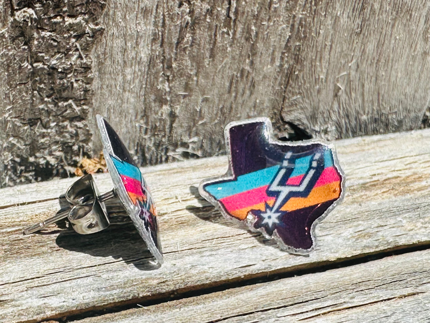 Texas Shaped Retro Spurs Stud Earrings