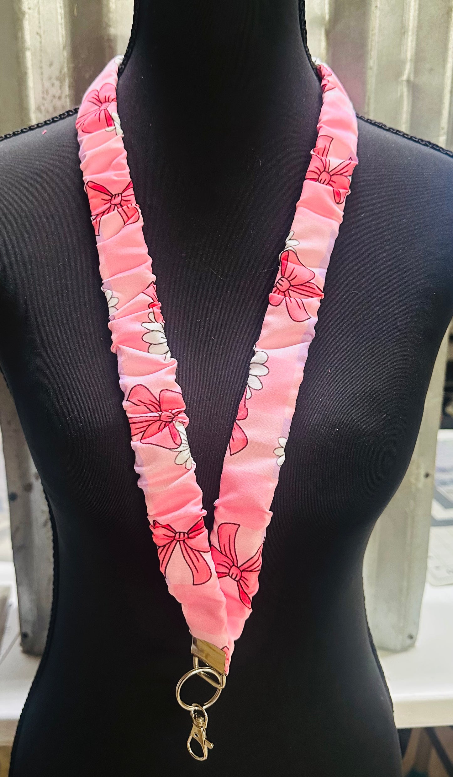 Pink bows and daisies scrunchie lanyard